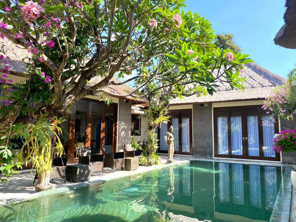 Suite Exterior